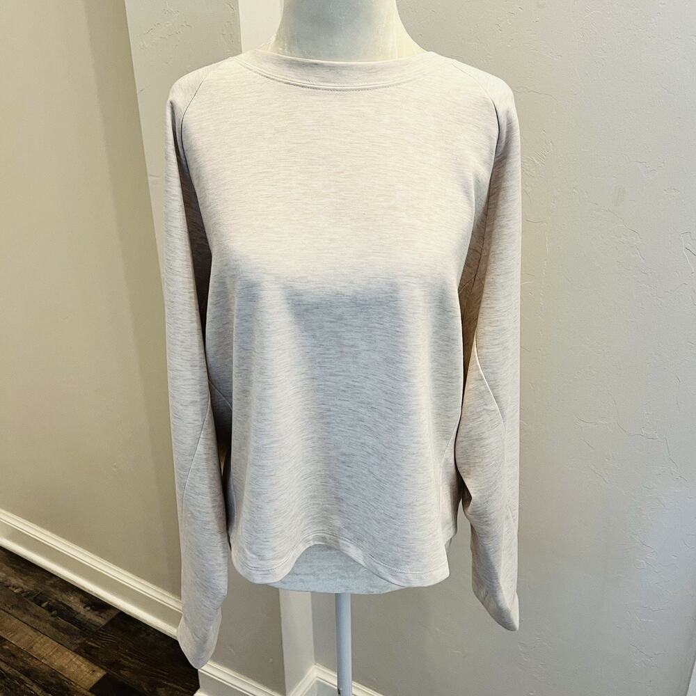 Express Women's Cream Long Sleeve Top Size XL NWT (A0130)